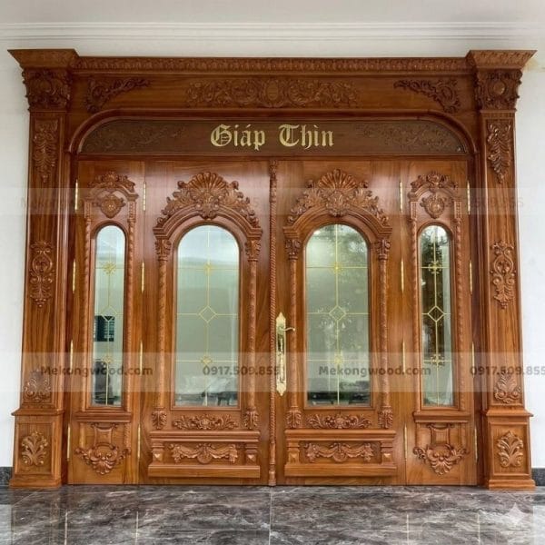 Mẫu cửa gỗ 4 cánh kết hợp kính dành cho biệt thu và nhà phố