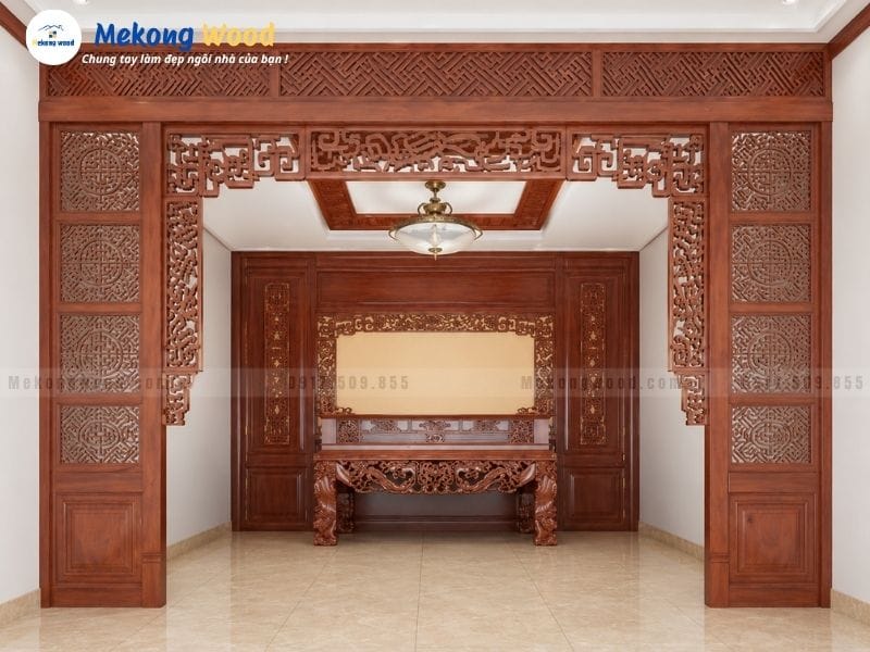 Mẫu cửa võng triện kết hợp với vách cnc tạo nên 1 phòng thờ tối giản