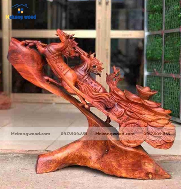 Tượng ngựa kéo xe vàng phong thủy