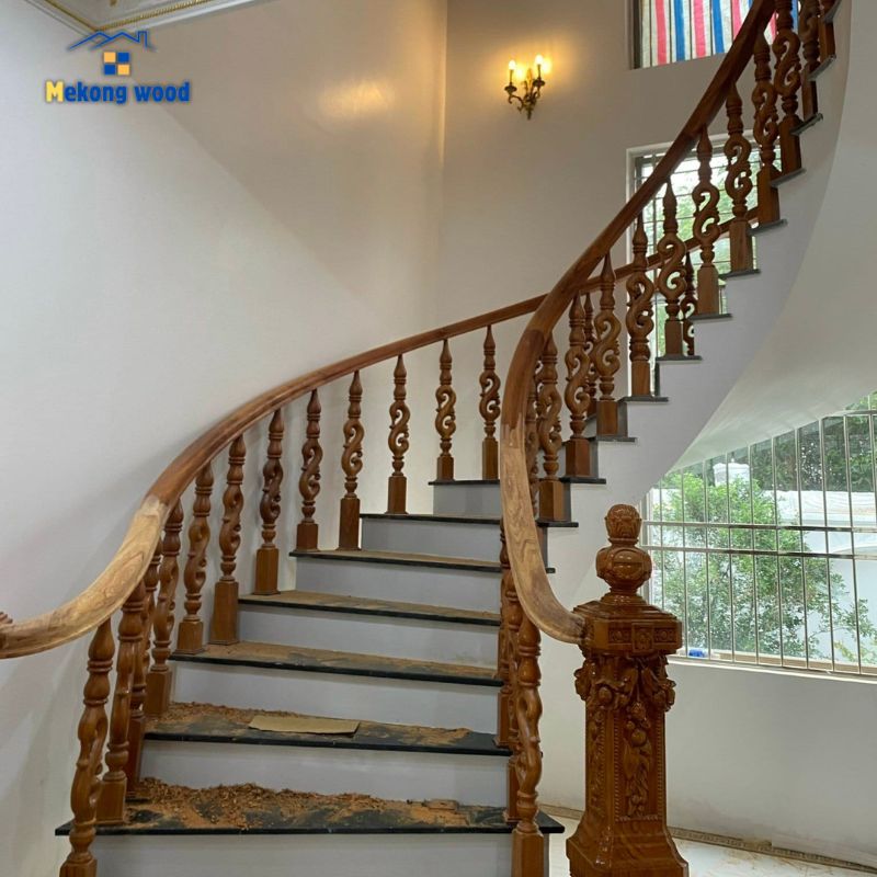 cầu thanh xoắn gỗ tự nhiên sang trọng