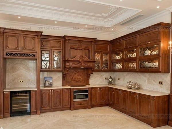 Mẫu tủ bếp tân cổ điển chư L