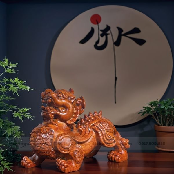 Tỳ hưu phong thủy bằng gỗ đàn hương đỏ