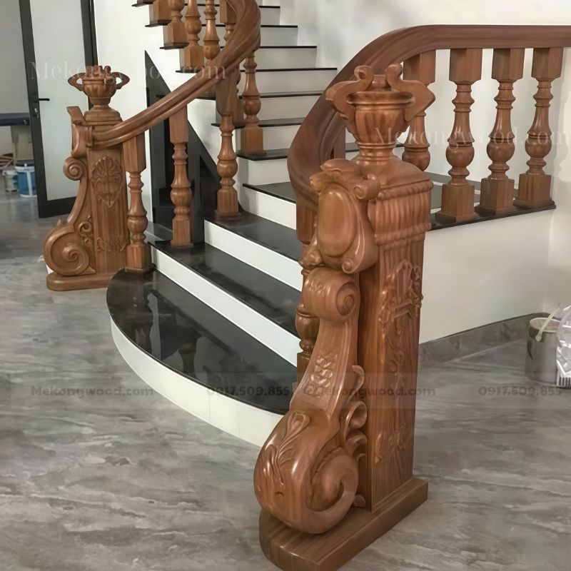 Trụ cầu thang gỗ chạm khắc nghệ thuật