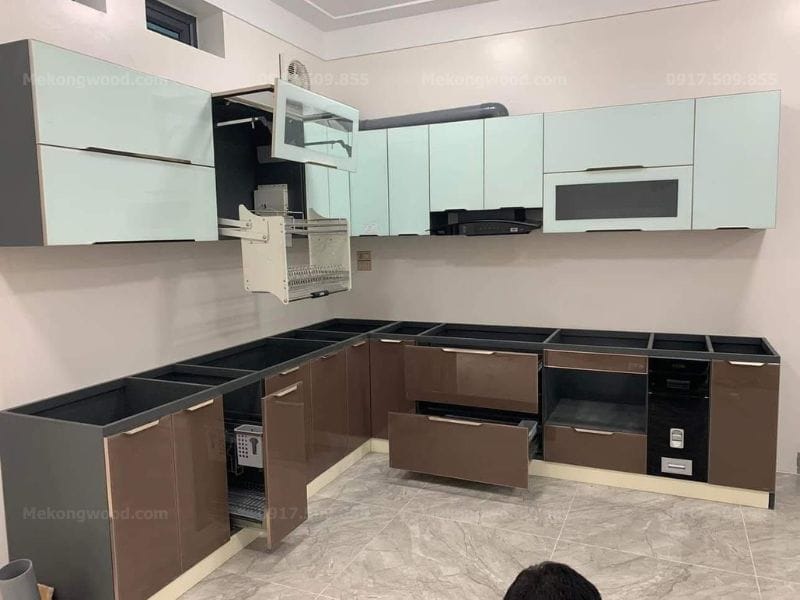 Thiết kế thi công tủ bếp acrylic thông minh và hiện đại