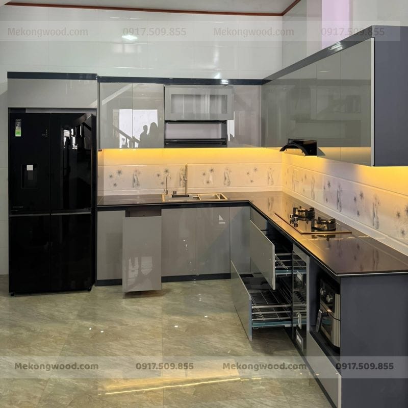 Hình ảnh tủ bếp picomat phủ acrylic bóng sáng màu ghi