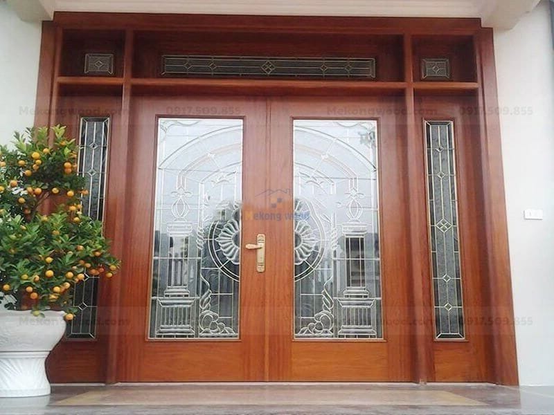 hình ảnh cửa gỗ kính 4 cánh sang trọng