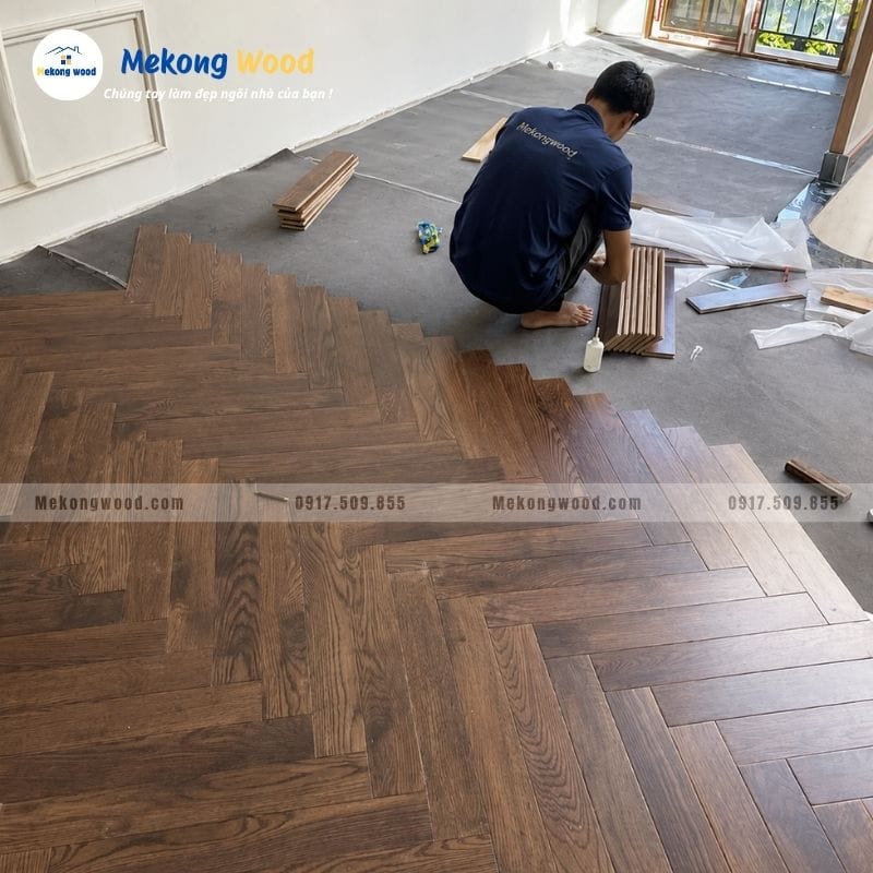 Hình ảnh thi công sàn gỗ tự nhiên sang trọng