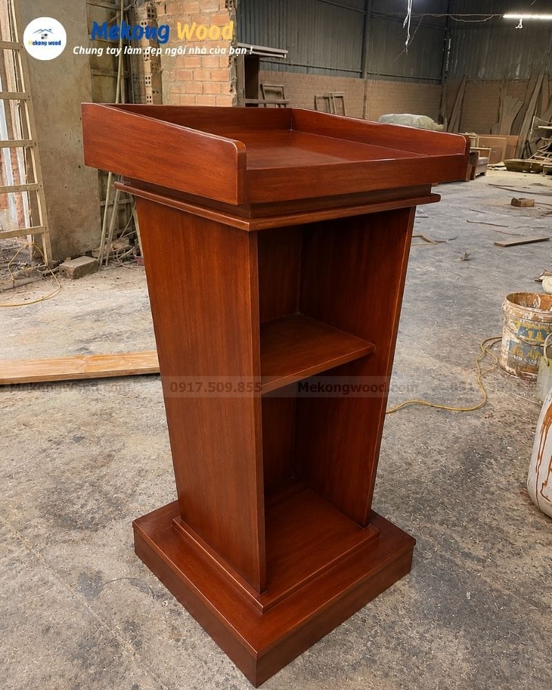 Hình ảnh mặt trong của bục phát biểu gỗ tự nhiên
