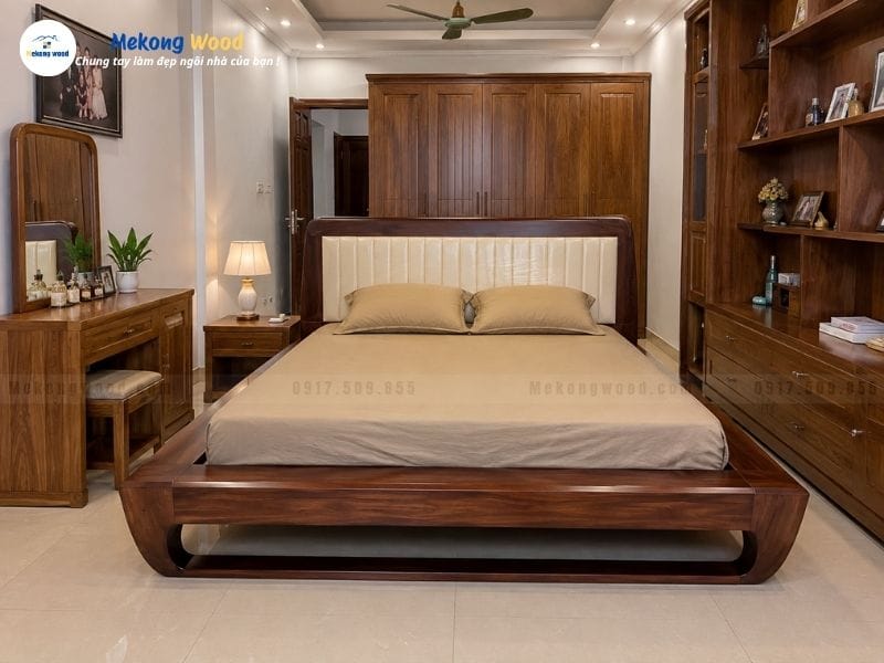 Mẫu giường gỗ óc chó chân quỳ kiểu nhật với đầu giường bọc nệm
