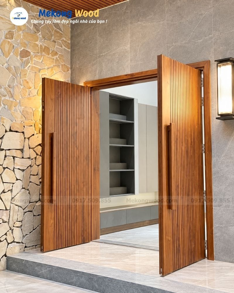 Bộ cửa gỗ sồi 2 cánh lam sóng sang trọng cho căn hộ chung cư.